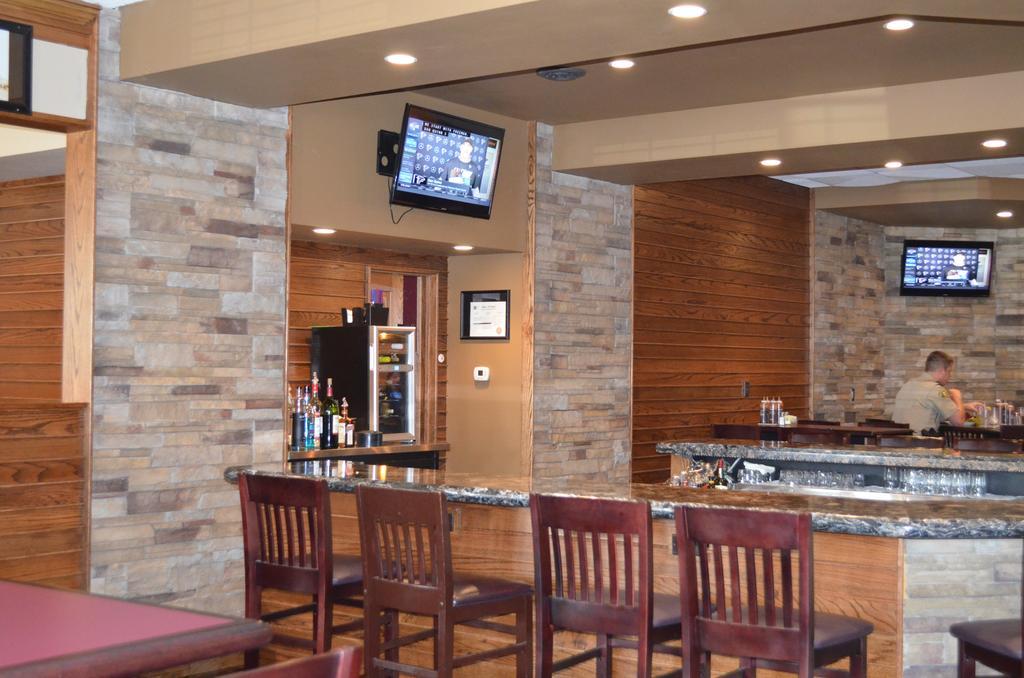 Crossroads & Event Center Hotel